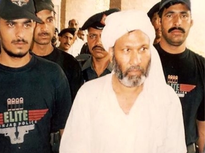 A Pakistani Christian man: Anwar Kenneth in police custody